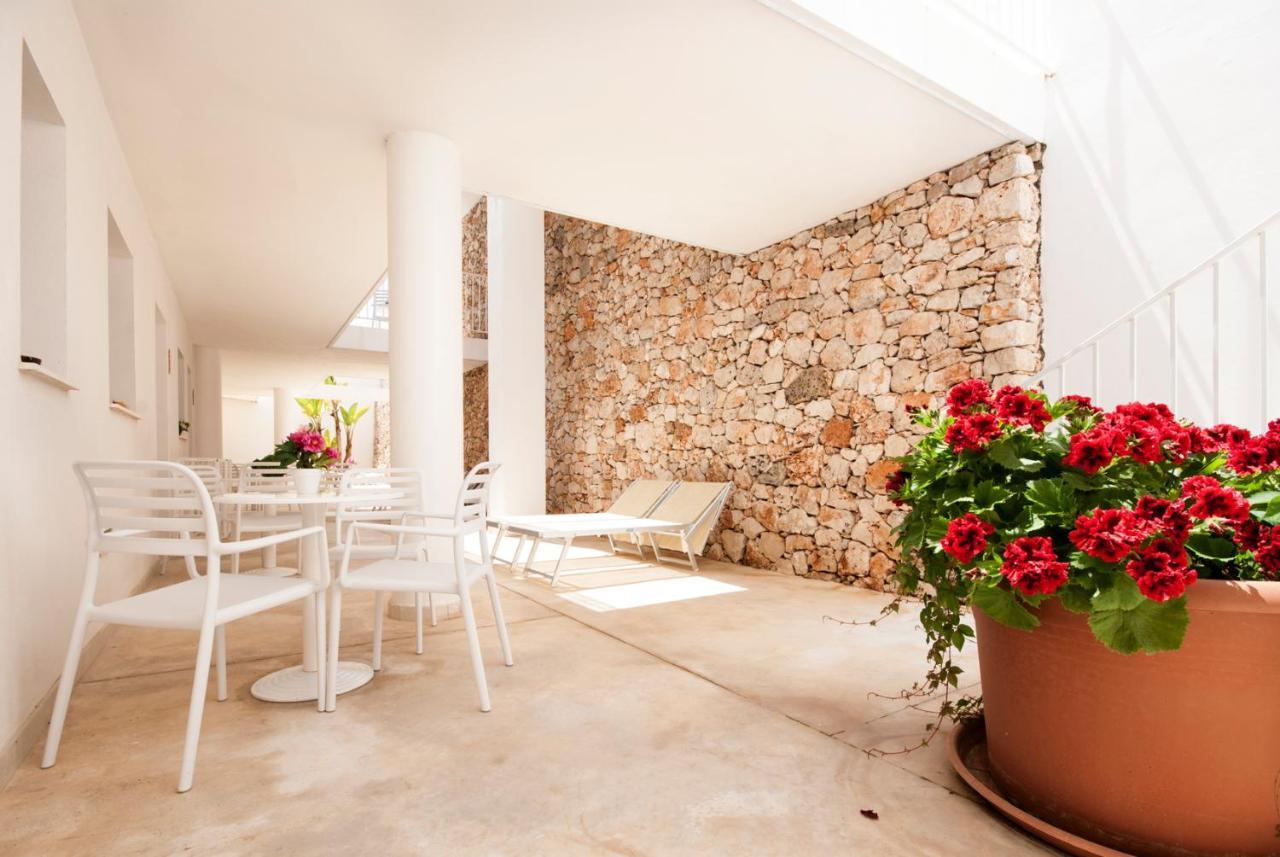 Hotel Beach Salento マリーナ・ディ・ペスコルーゼ エクステリア 写真