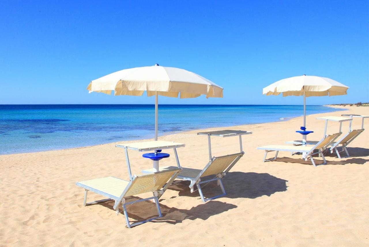 Hotel Beach Salento マリーナ・ディ・ペスコルーゼ エクステリア 写真