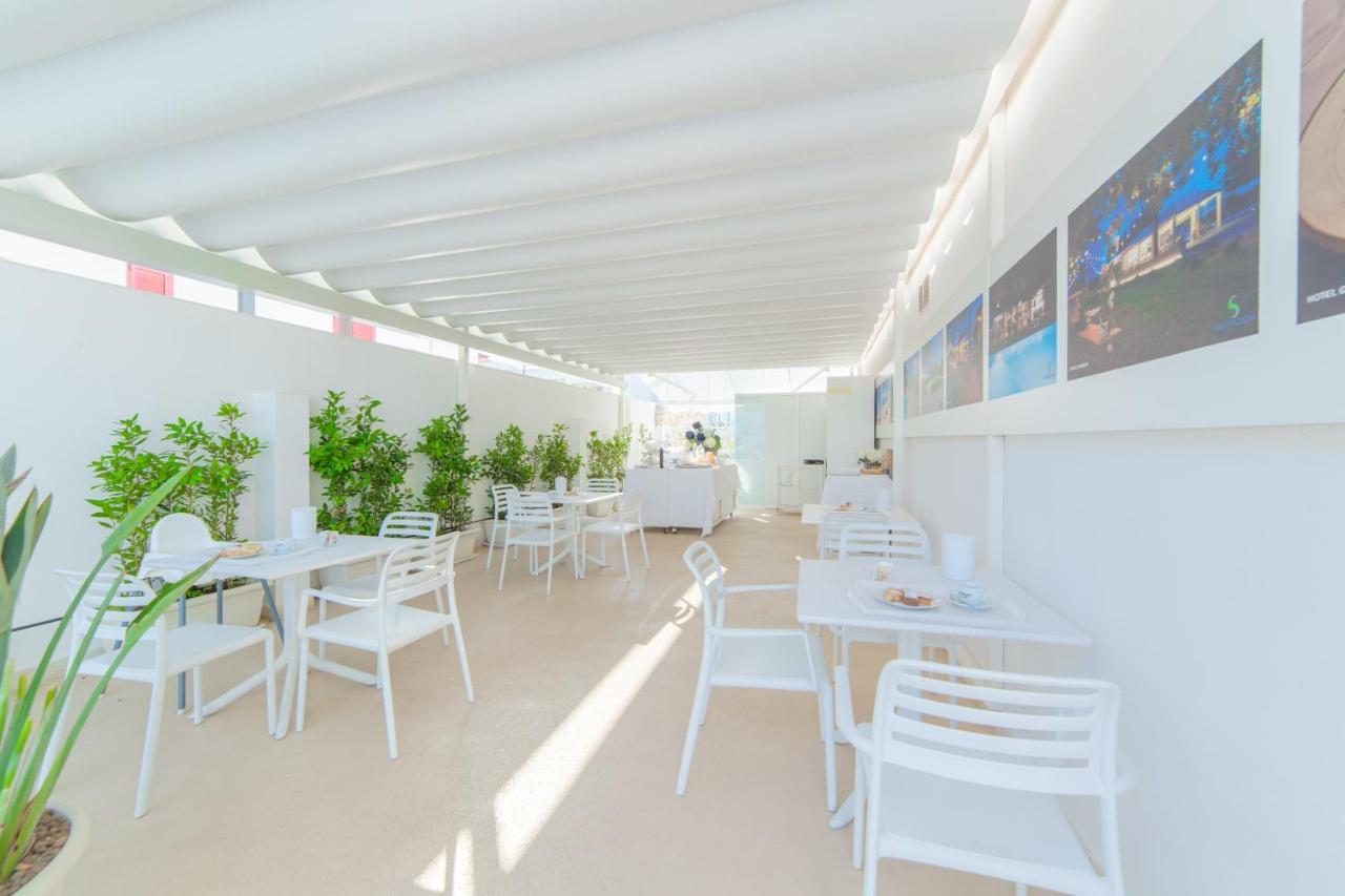 Hotel Beach Salento マリーナ・ディ・ペスコルーゼ エクステリア 写真
